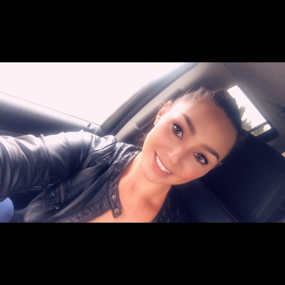 Meet your Posher, Kendra